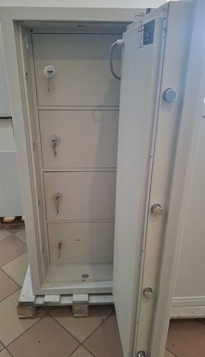 Sejf kasa pancerna Metalkas III klasa odporności na włamanie, 650 kg