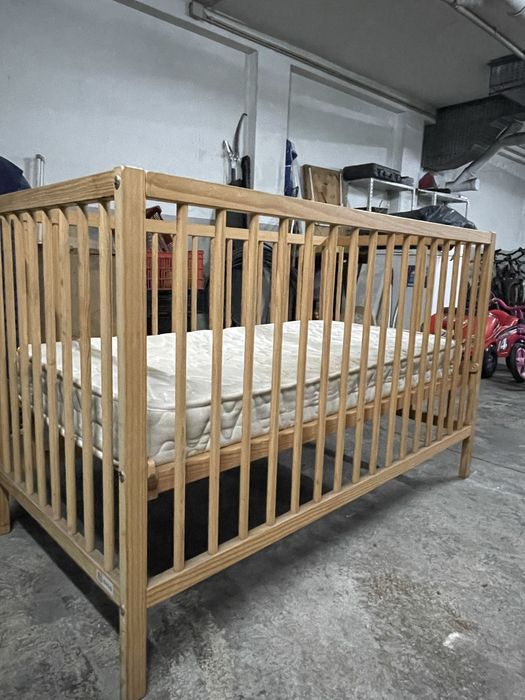 berço de bebe + colchao