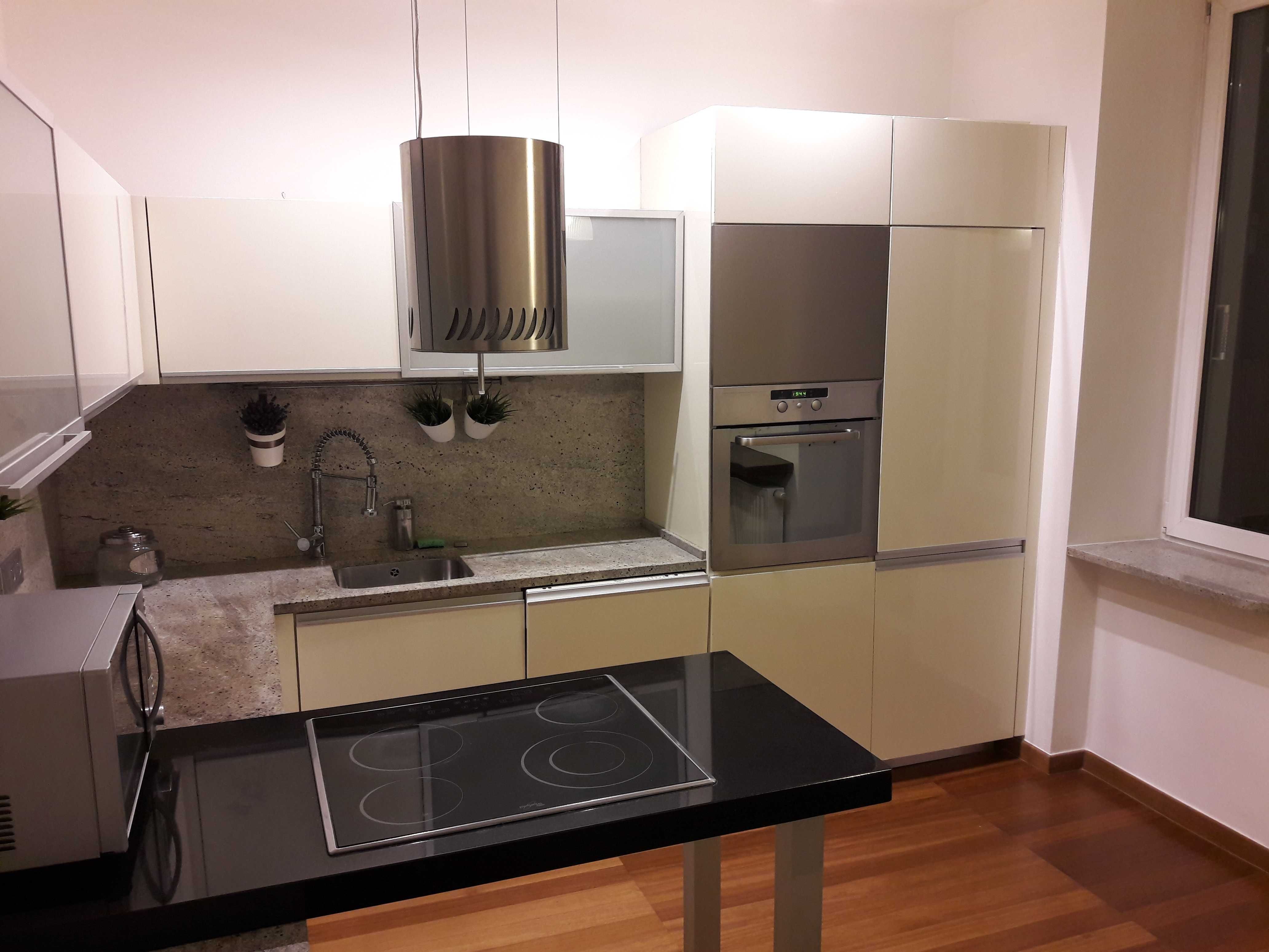 ul. Sienkiewicza | pl. Inwalidów 2 pok. | od 1 września | 80 m2