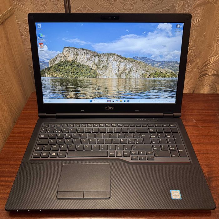 Ноутбук Fujitsu Lifebook E558 I7-8550U/16gb ram/512gb ssd