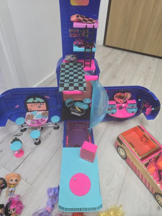 Zestaw LOL – kamper, samochód, lalki i akcesoria – cały komplet