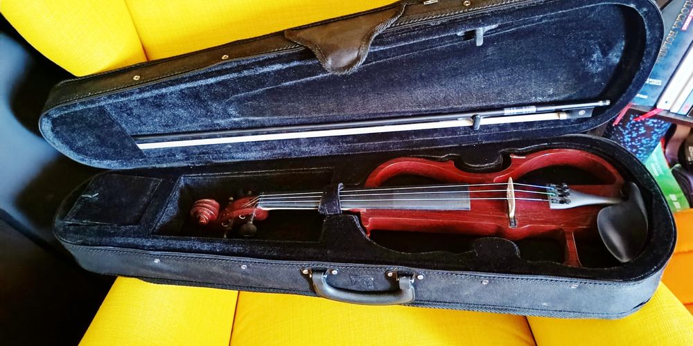 Skrzypce elektryczne Leonardo 4/4 + pokrowiec + żeberko