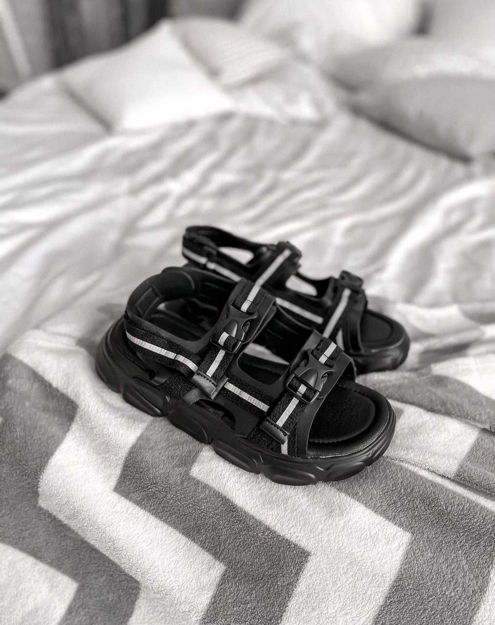 Босоніжки Stilli Sandal Slippers сандалі Розмір 36-37 тапки жіночі