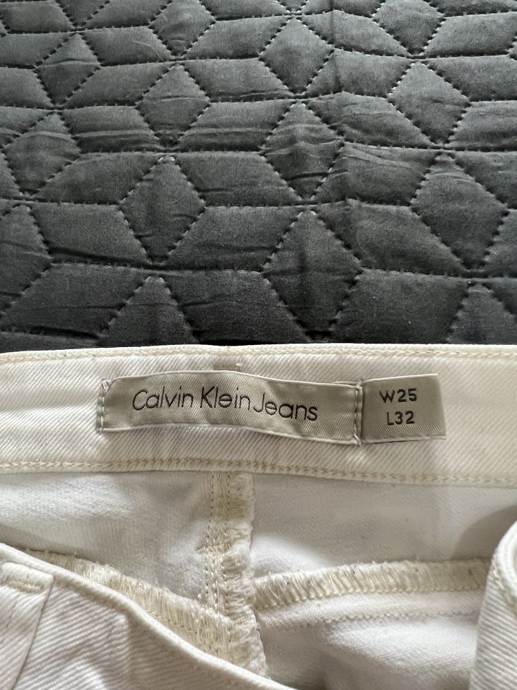 Джинсы Calvin Klein б/у