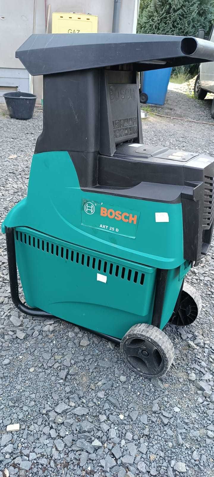 BOSCH 3 600 H03 101 maszyna  do zrębkowania gałęzi