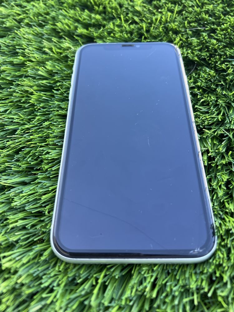 Vendo Iphone 11 em excelente estado.