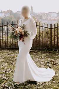 Elegancka dopasowana suknia ślubna