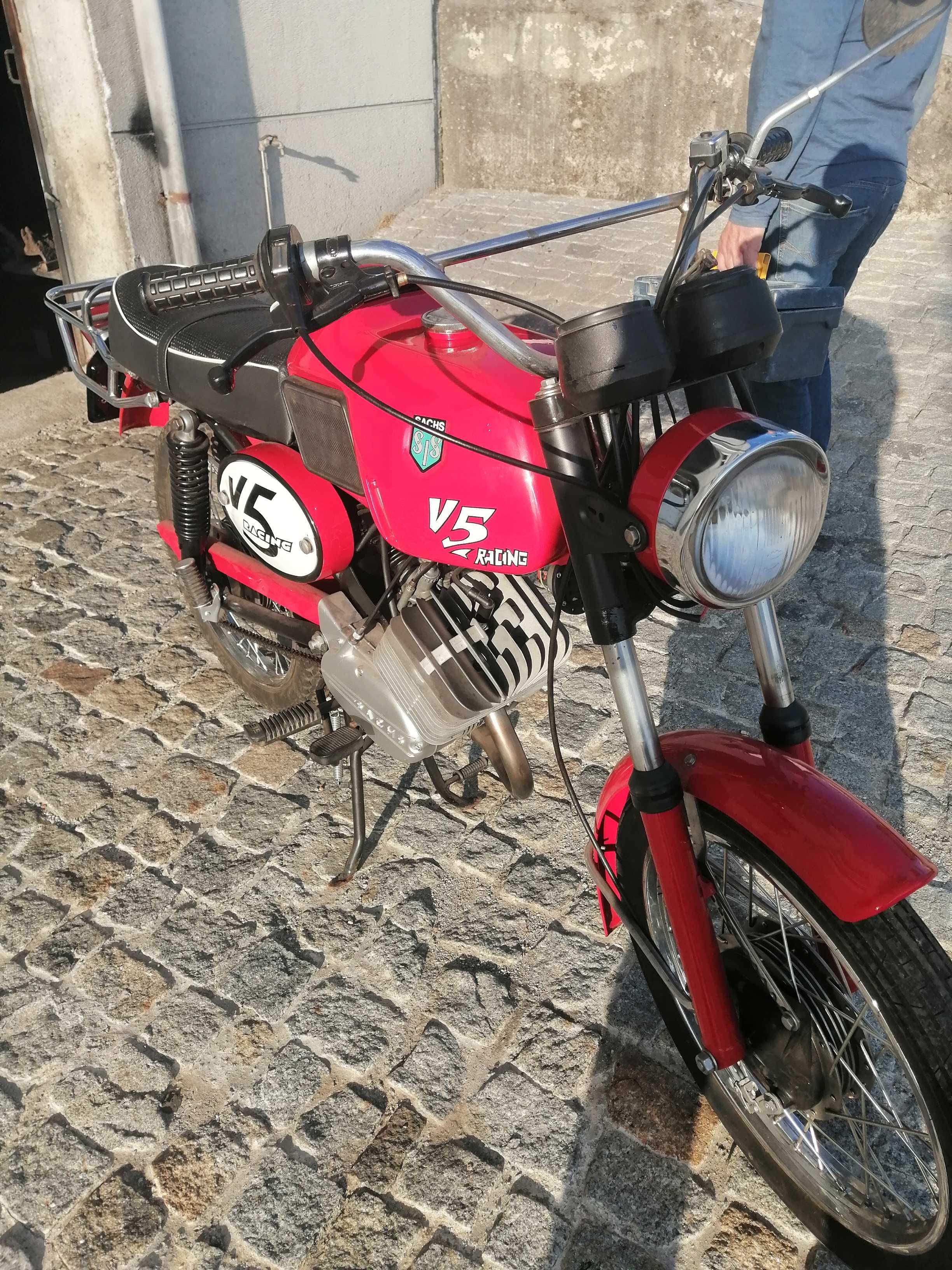 Vendo moto Sache V5
