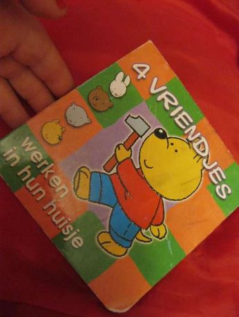 детская книга картон иностранный язык для малышей какой не знаю