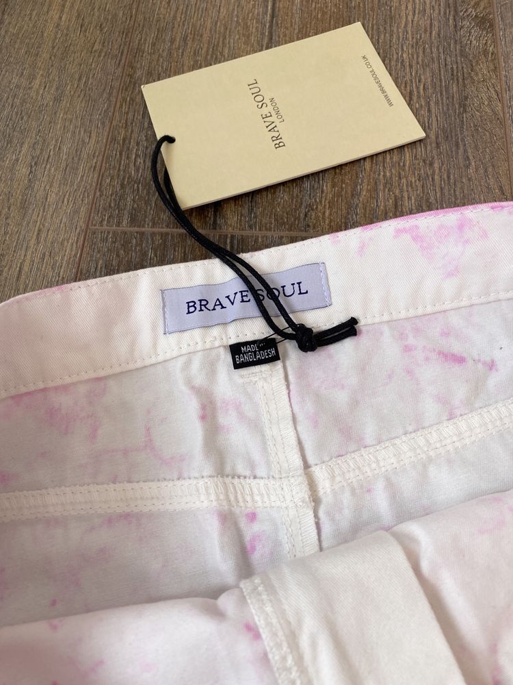 Brave Soul: Biało- różowa spódniczka mini wzór tie dye rozmiar M/L mod