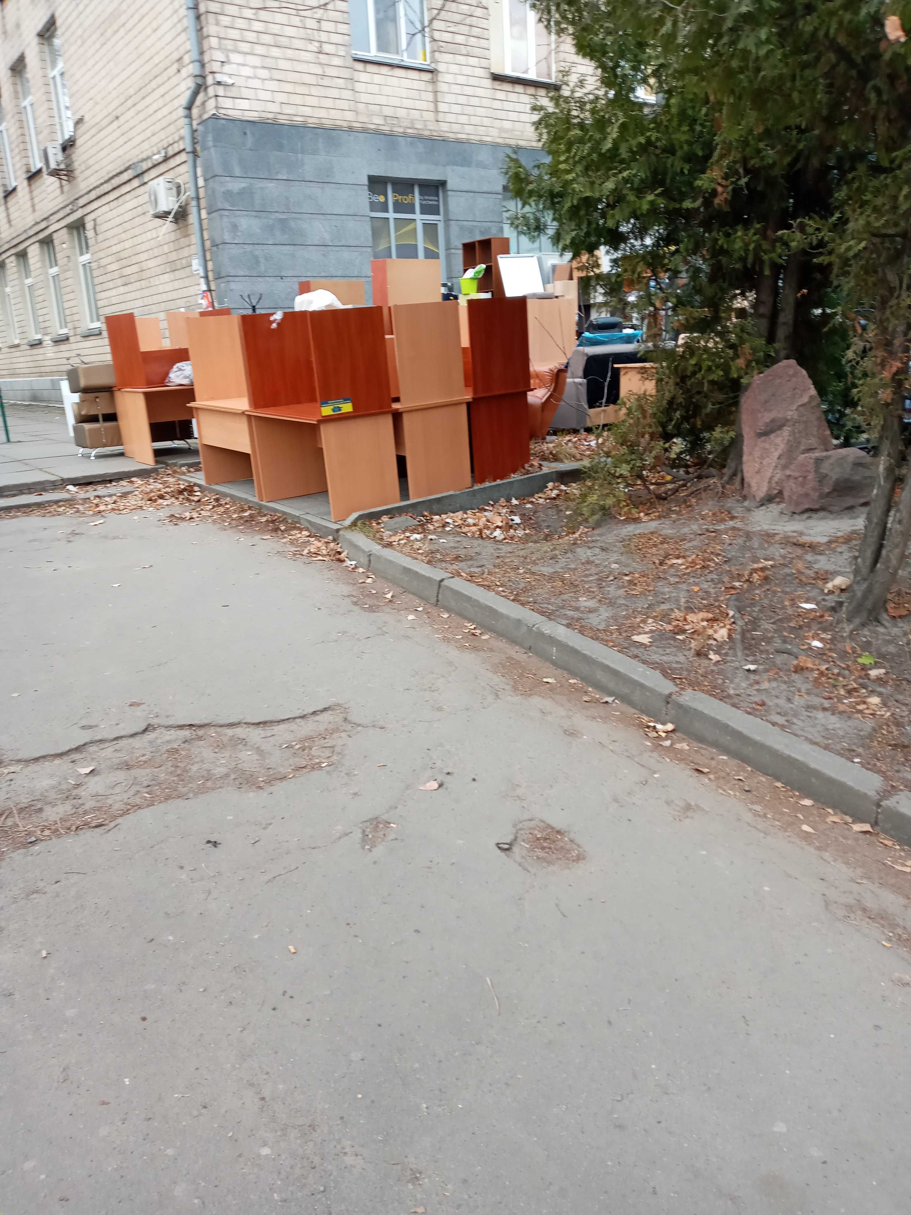 Недорогой вывоз мебели на утилизацию в Киеве. Вывоз хлама Киев