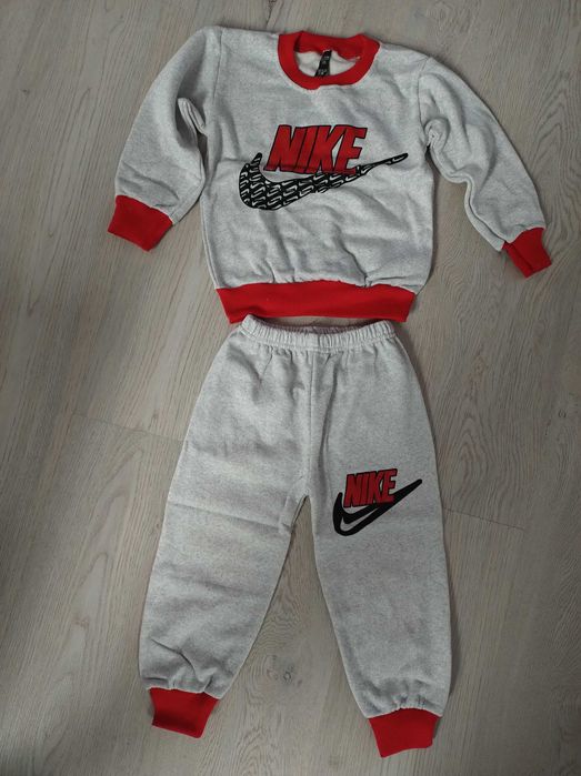 Dres Nike dziecięcy r110