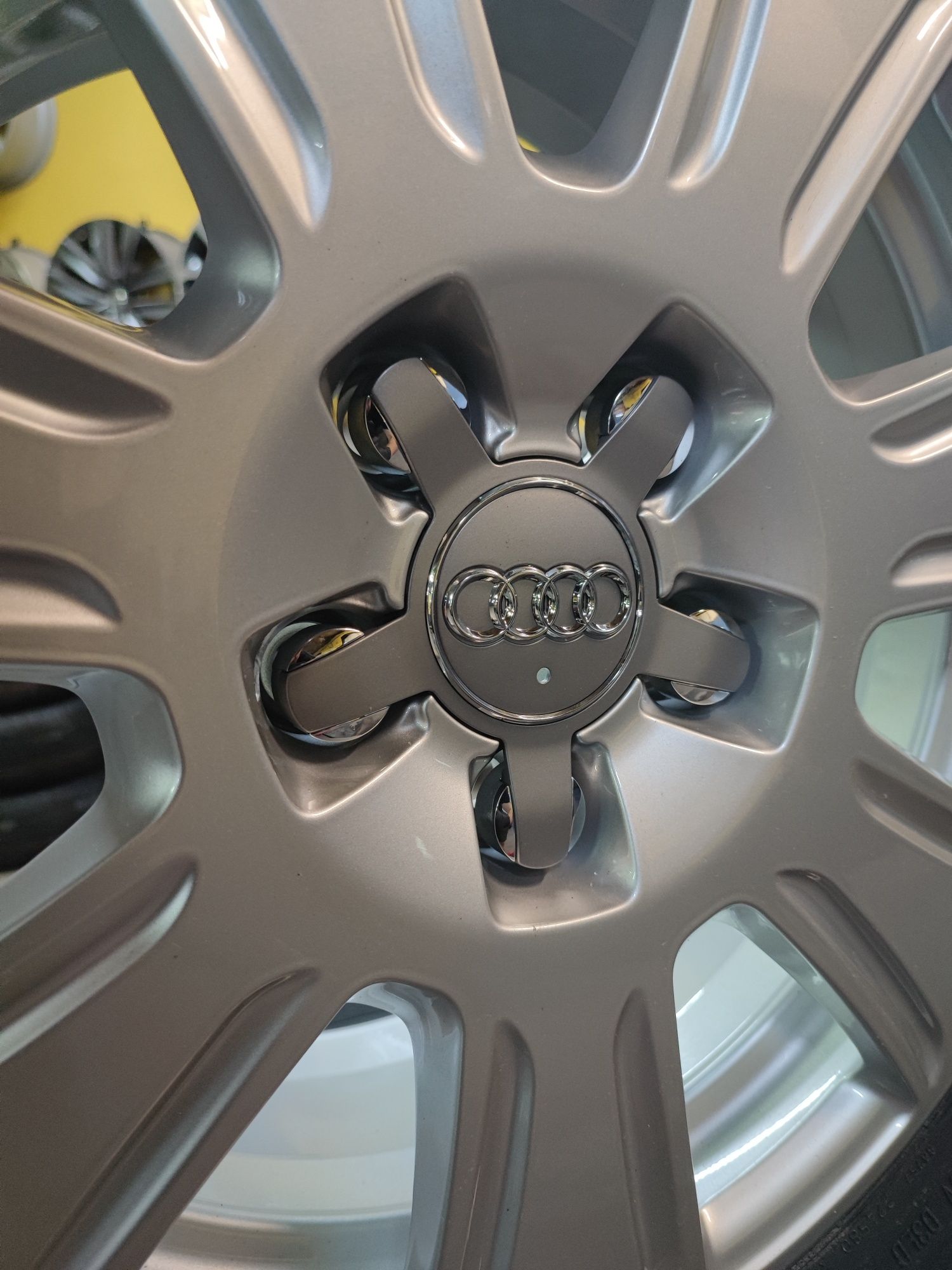 Felgi Aluminiowe 5x112 6,5Jx16 ET 33 Audi Q3 A3 A4 A6