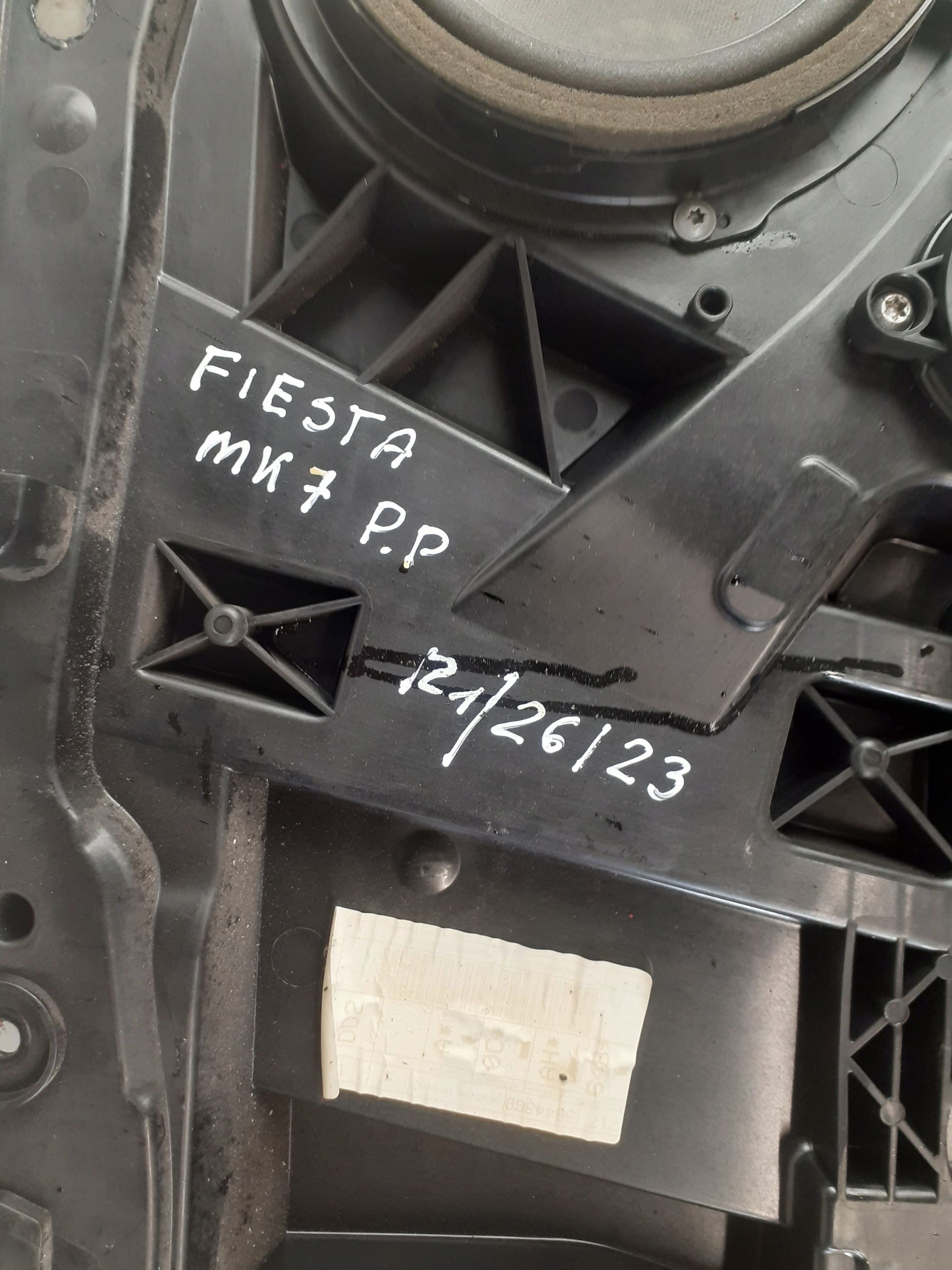 Podnośnik Szyby Prawy Przód Ford Fiesta Mk7