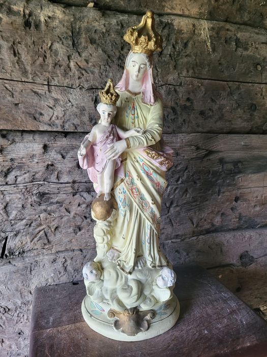 Stara figurka Maryja Królowa Matka Boża Zwycięska