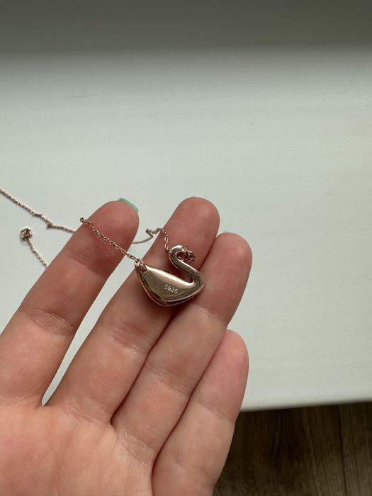 Подвеска на шею лебедь