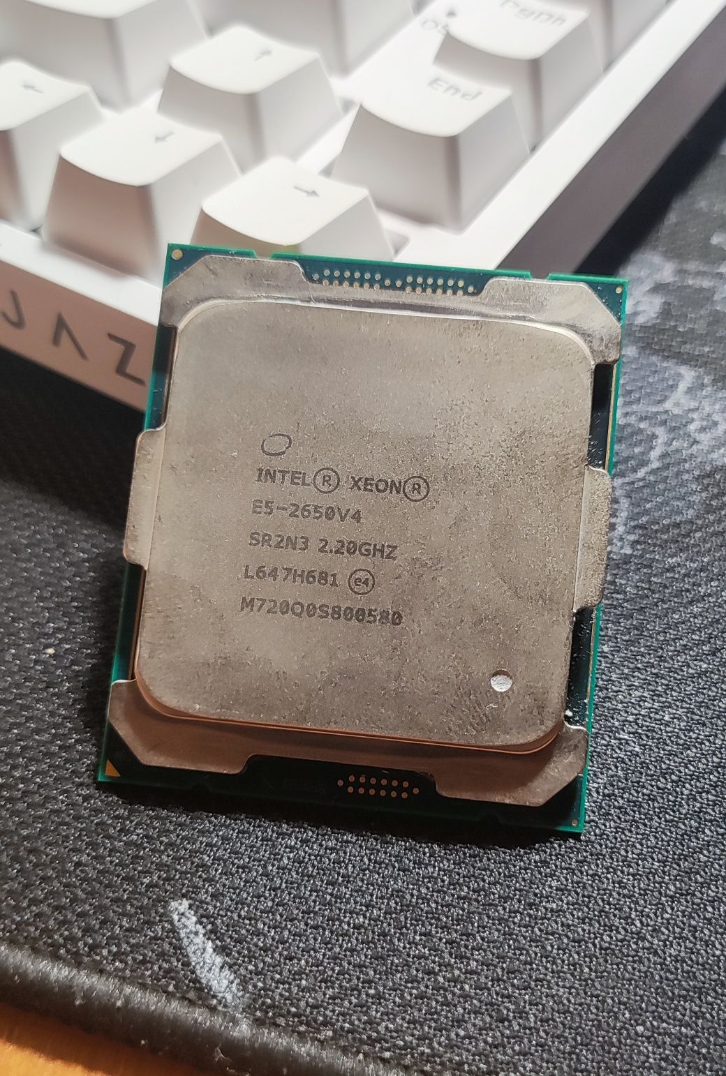 Intel Xeon 2650v4
