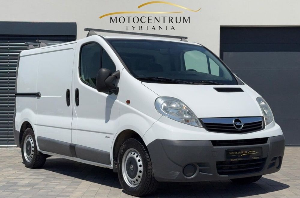 Opel Vivaro  Hak! Klimatyzacja! Przesuwne drzwi! Bagażnik dachowy!