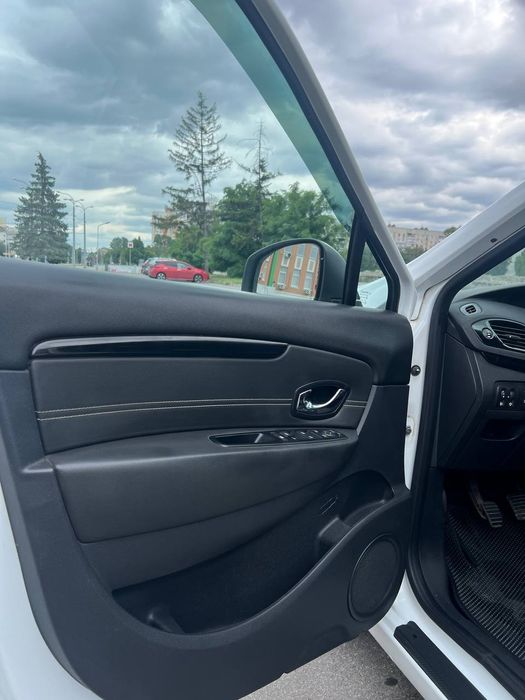 Продам Renault Scenic 2016р