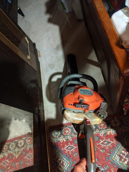 Corta Sebes Husqvarna 122HD60 BOM ESTADO