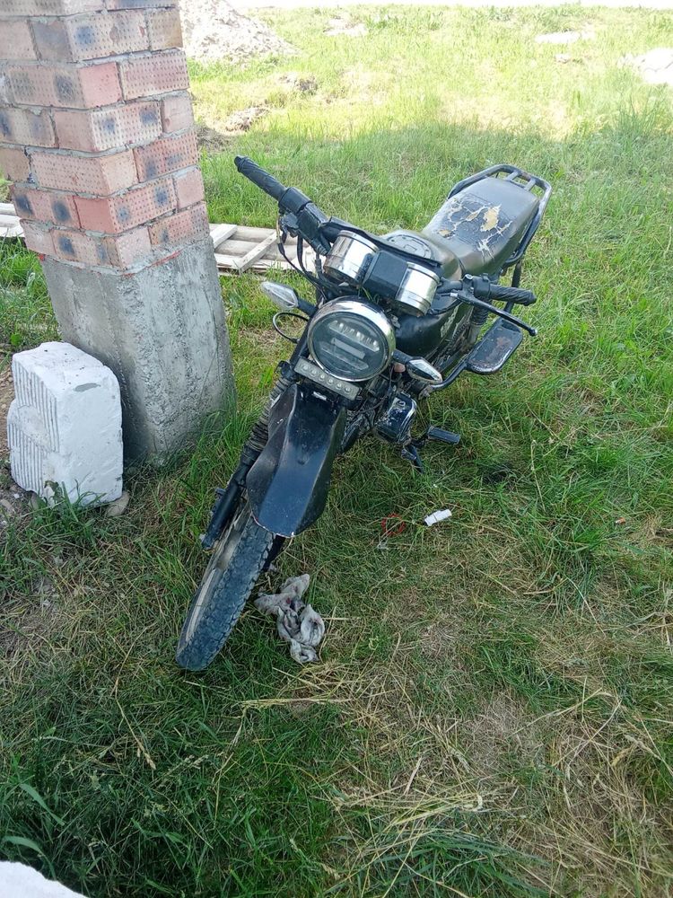 Продам 125 куба Мустанг Спарк 75 кубів