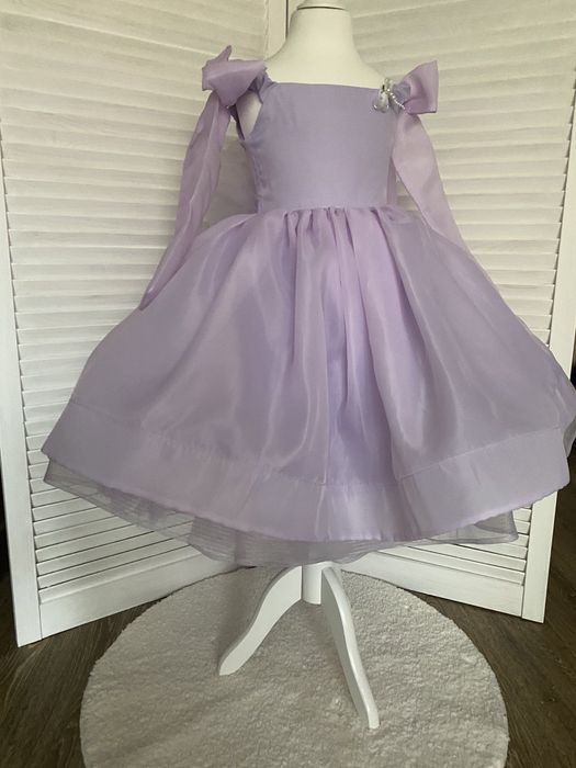 Платье нарядное пышное на девочку 6-8 лет