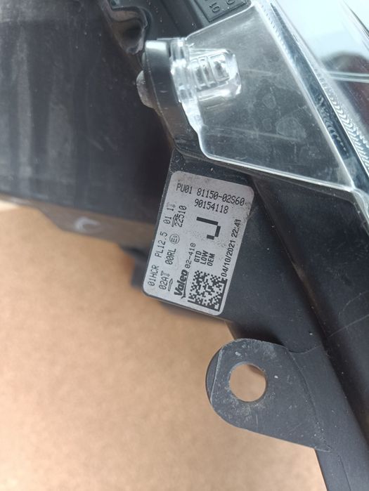 Toyota Corolla e21 kombi HB hatchback zestaw reflektorów przod L P eu