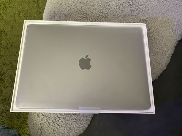 MacBook Pro 13 2019r 128gb Intel i5