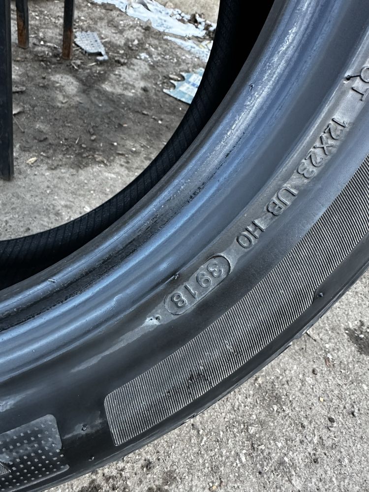 235/50R19  пара шин