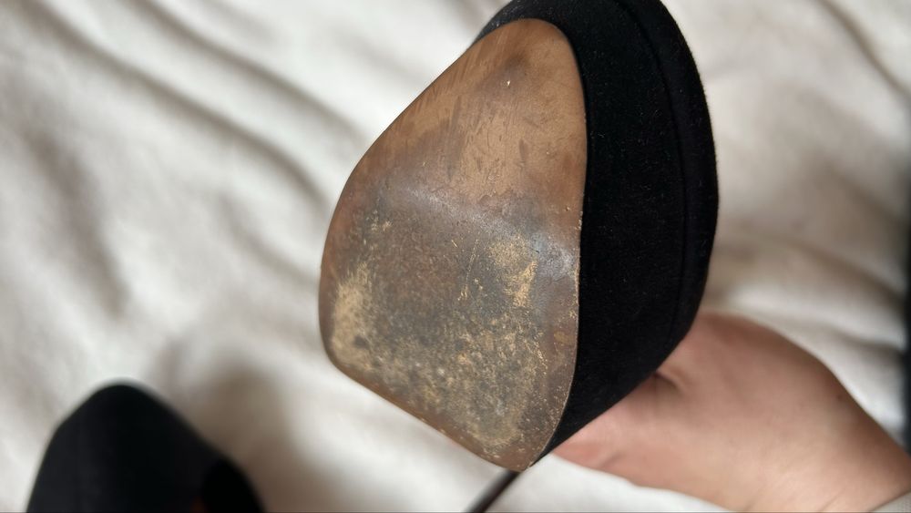 Szpilki z ćwiekami Stradivarius 38