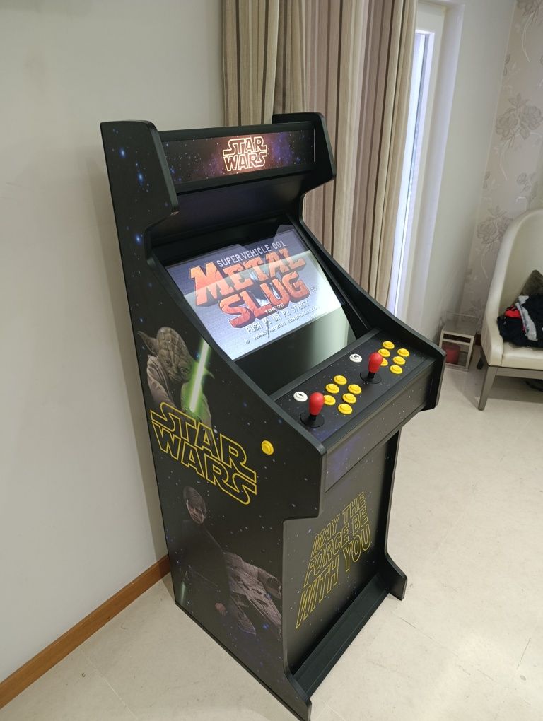 Máquinas arcade , flippers digitais