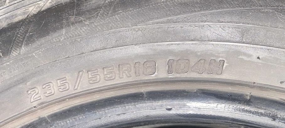 Зимние шины 235/55 r18   2 шт