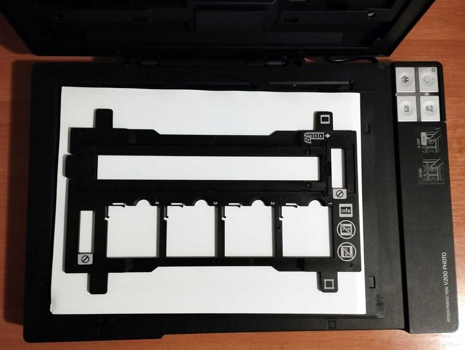 Skaner Epson Perfection V200 Photo, także do negatywów i przezroczy