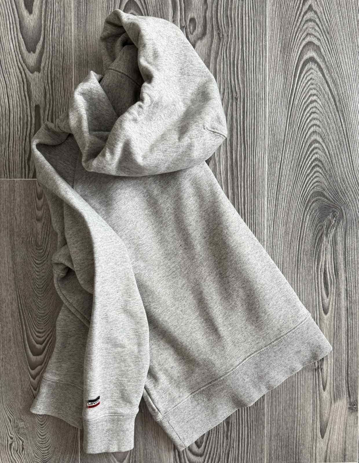 Толстовка Levi's. Размер М