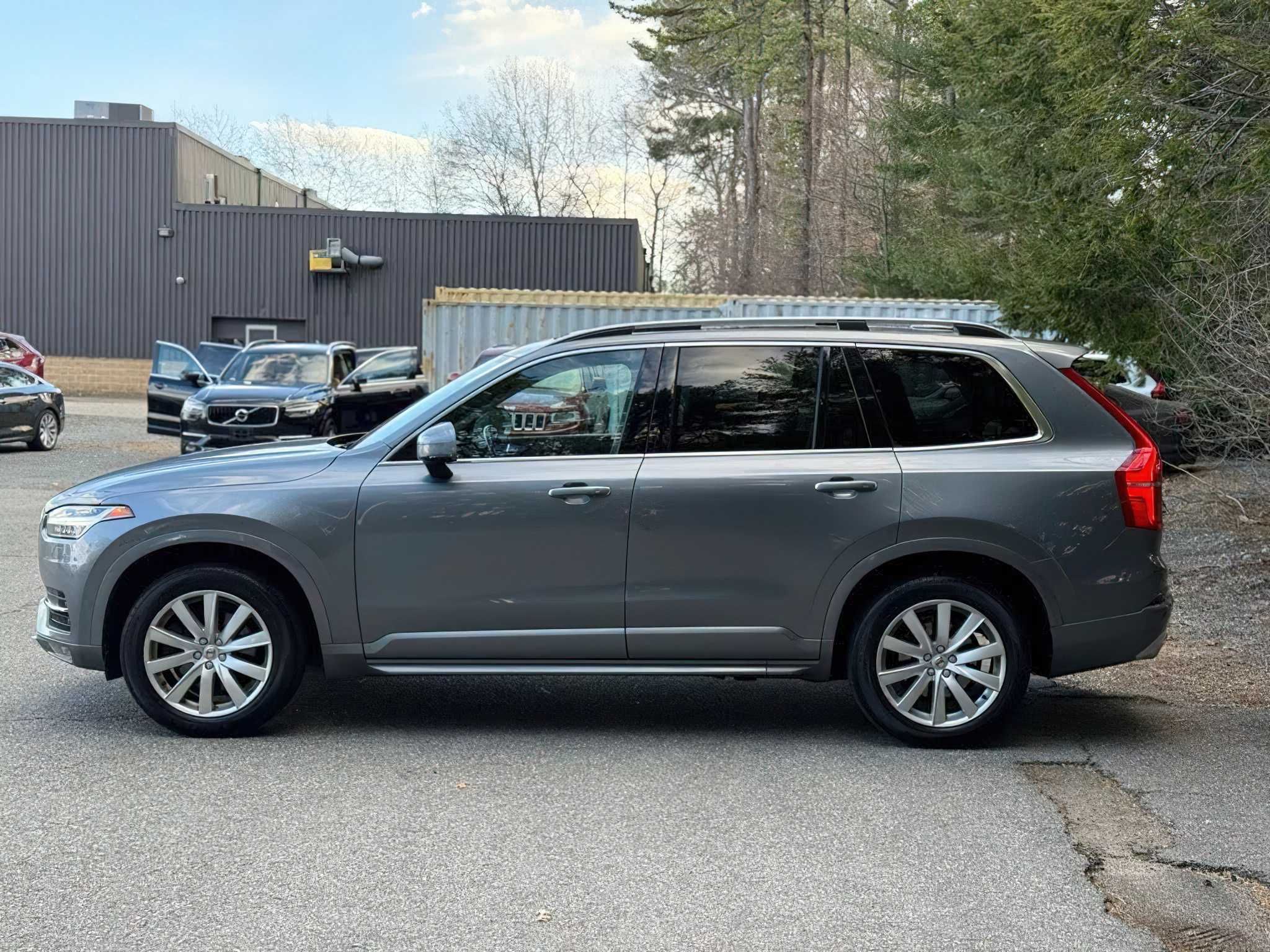 Volvo XC90    2017