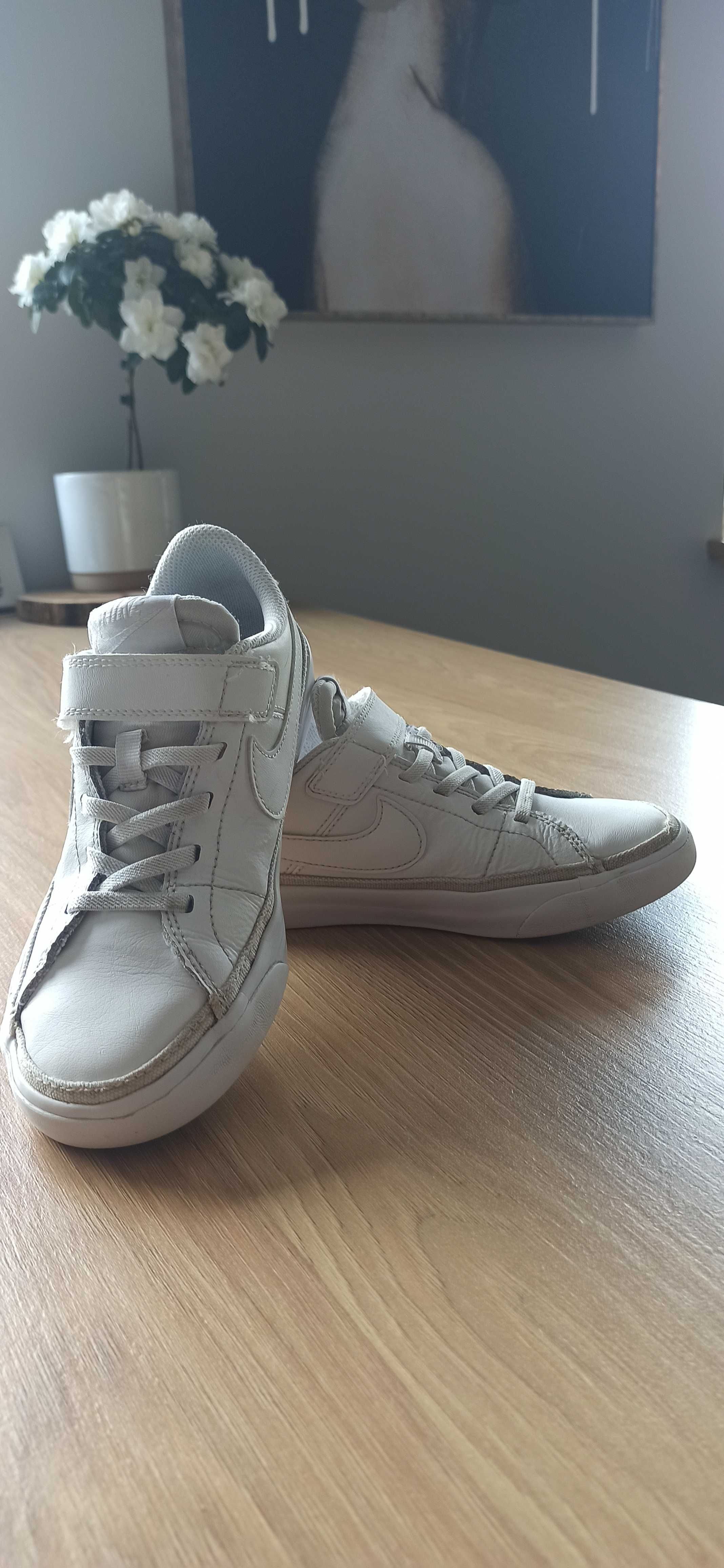 Buty sneakersy chłopięce białe Nike Court Legacy Rozmiar 33,5