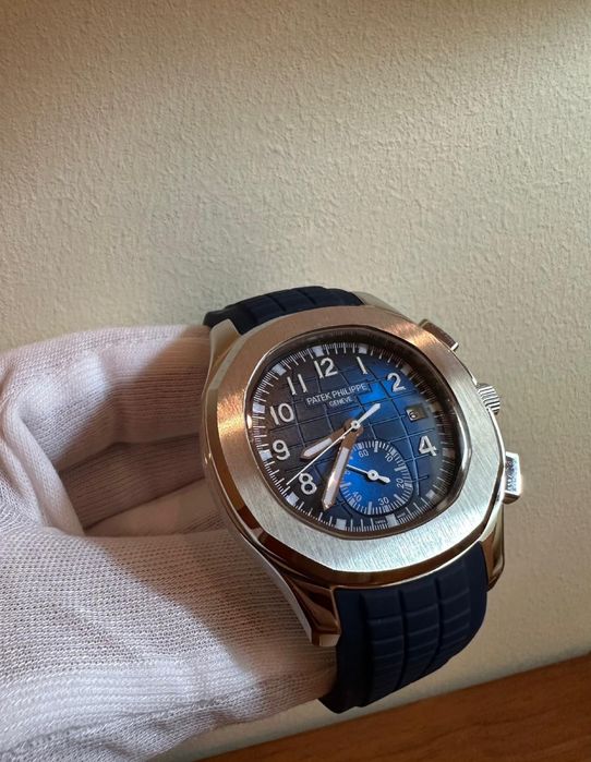 Patek Philpee Aquanaut 42mm Blue Dial *NOVO*