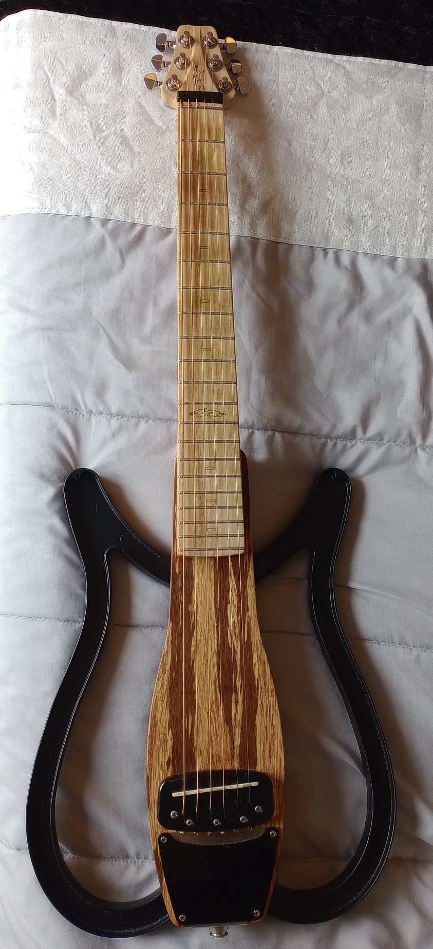 Guitarra de viagem ac dobrável Snap Dragon Snapaxe A + Voz Amplug