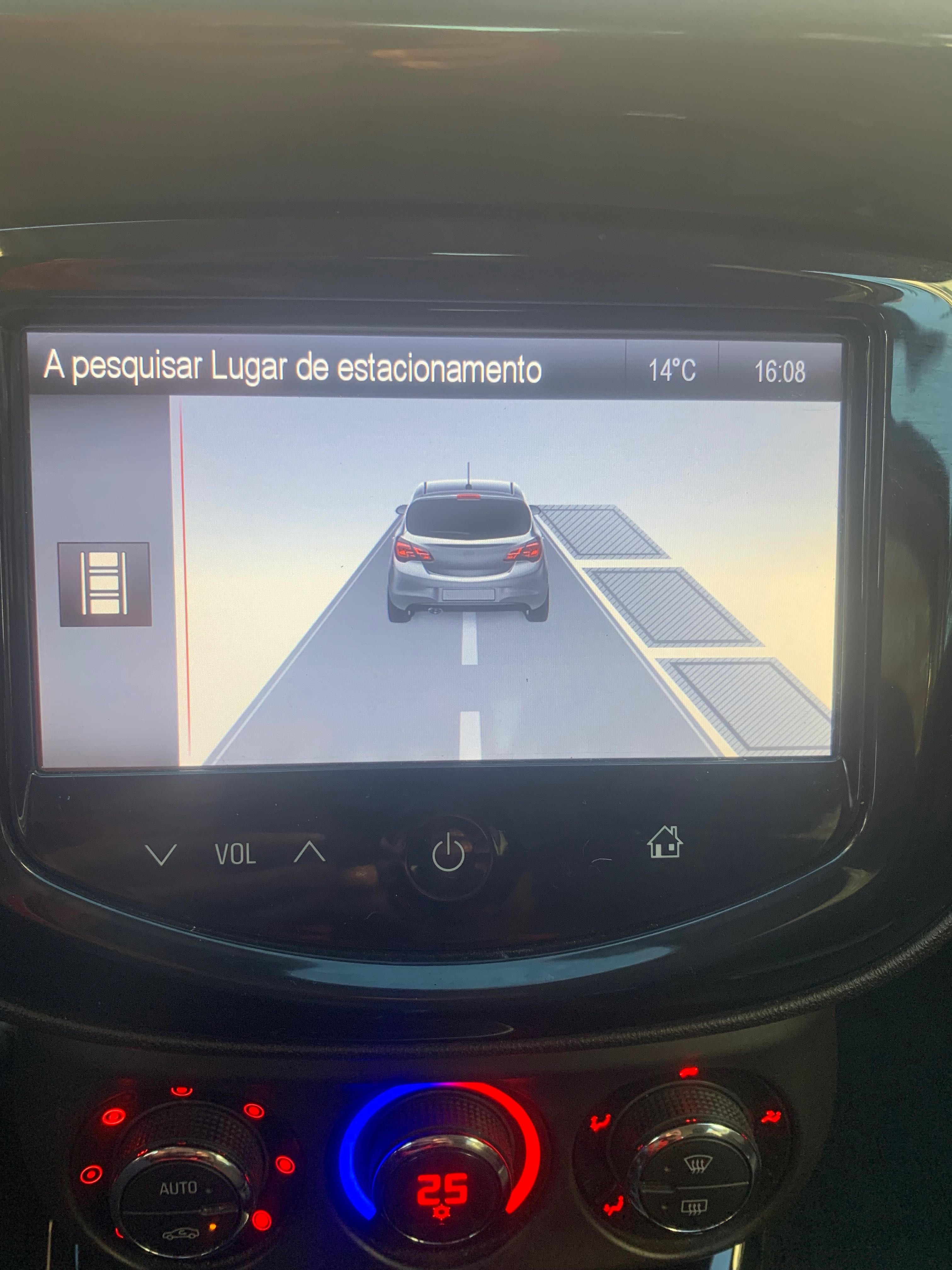 Opel Corsa Cosmo full extras estaciona sozinho revisões na Opel