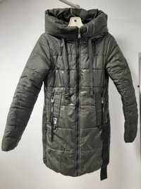 Зимова куртка 42 розміру