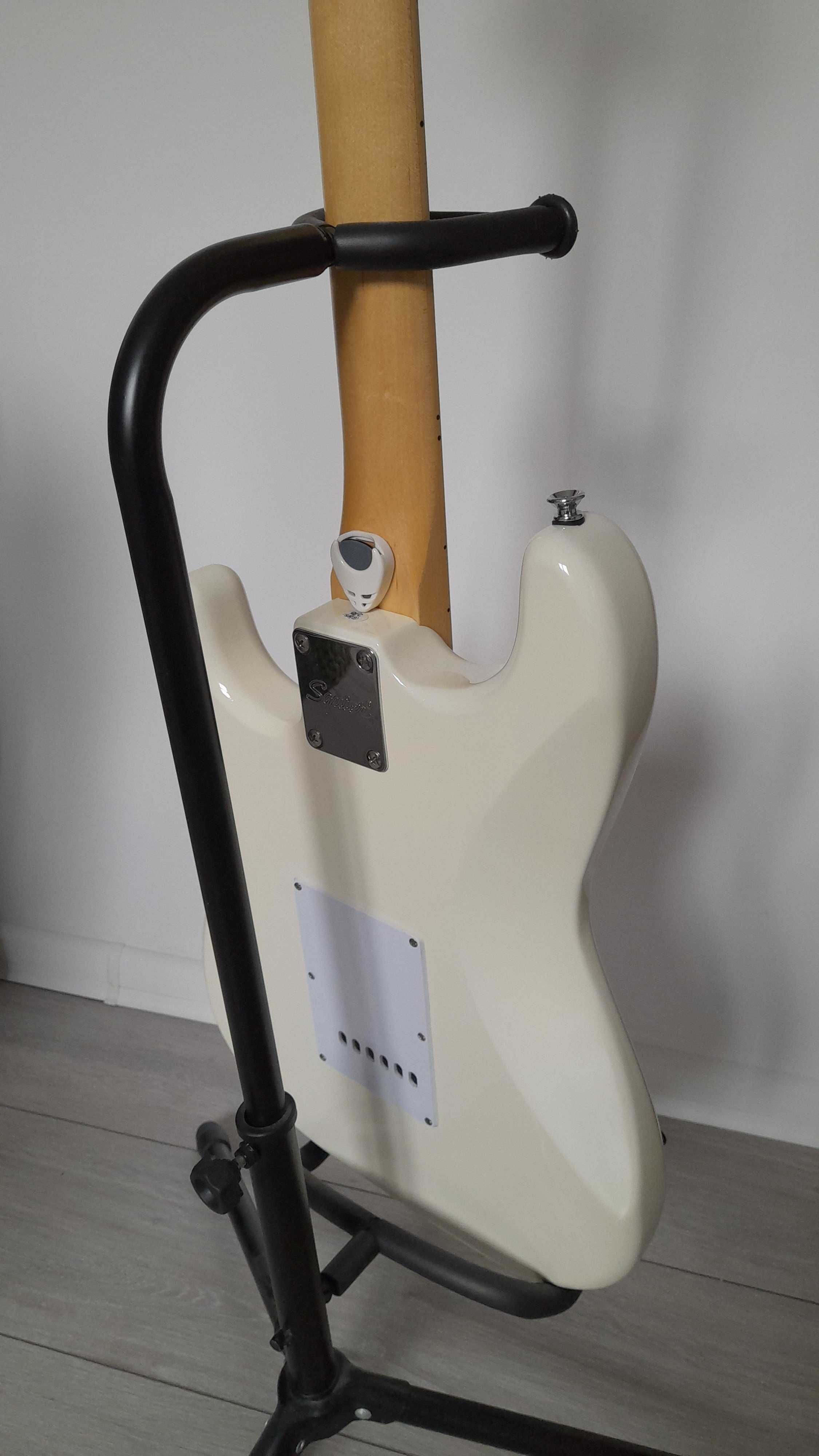 Squier by fender stratocaster biały SSS affinity