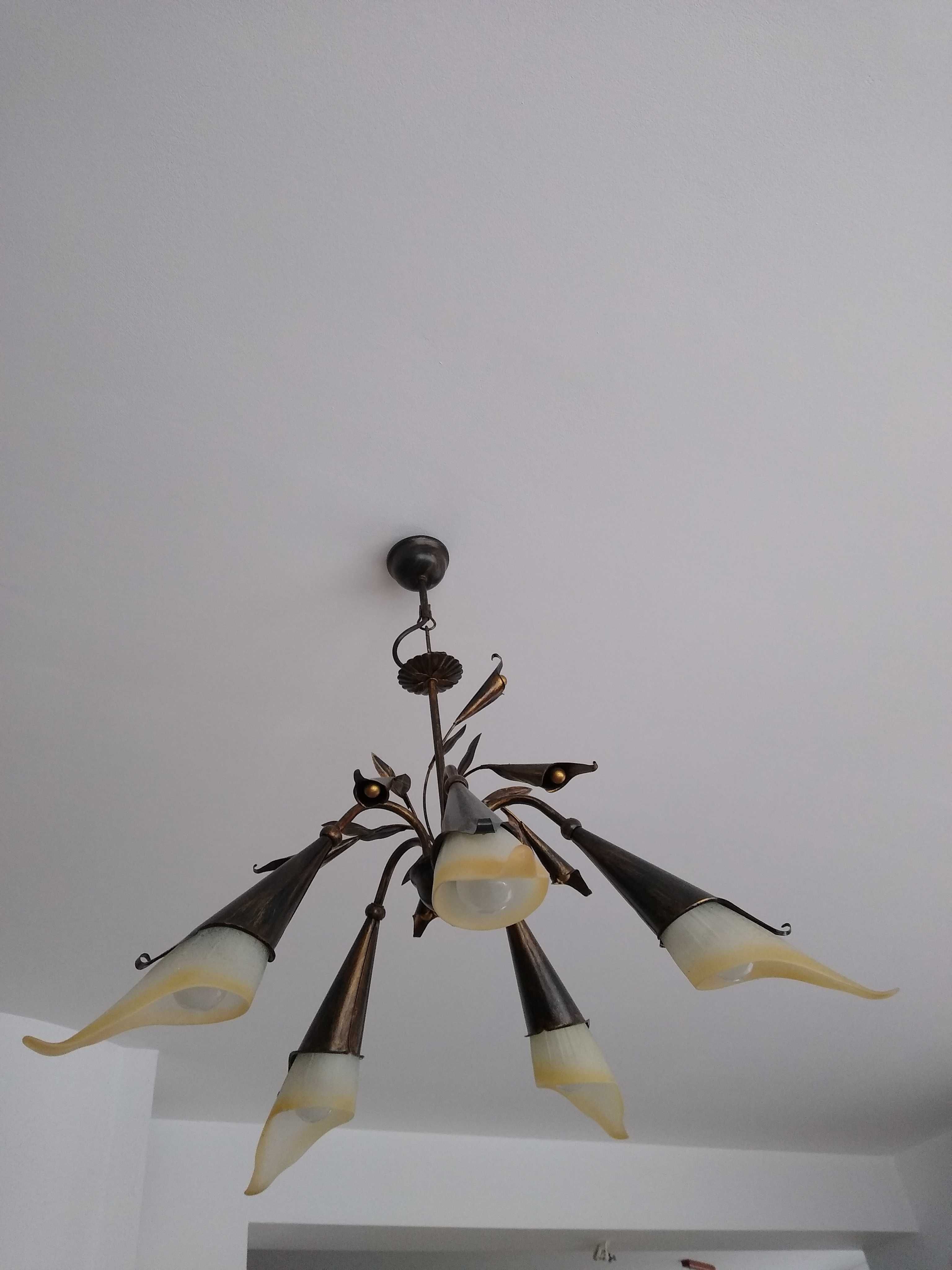 Komplet oświetlenia do salonu: żyrandol, lampa stojąca, 3 kinkiety