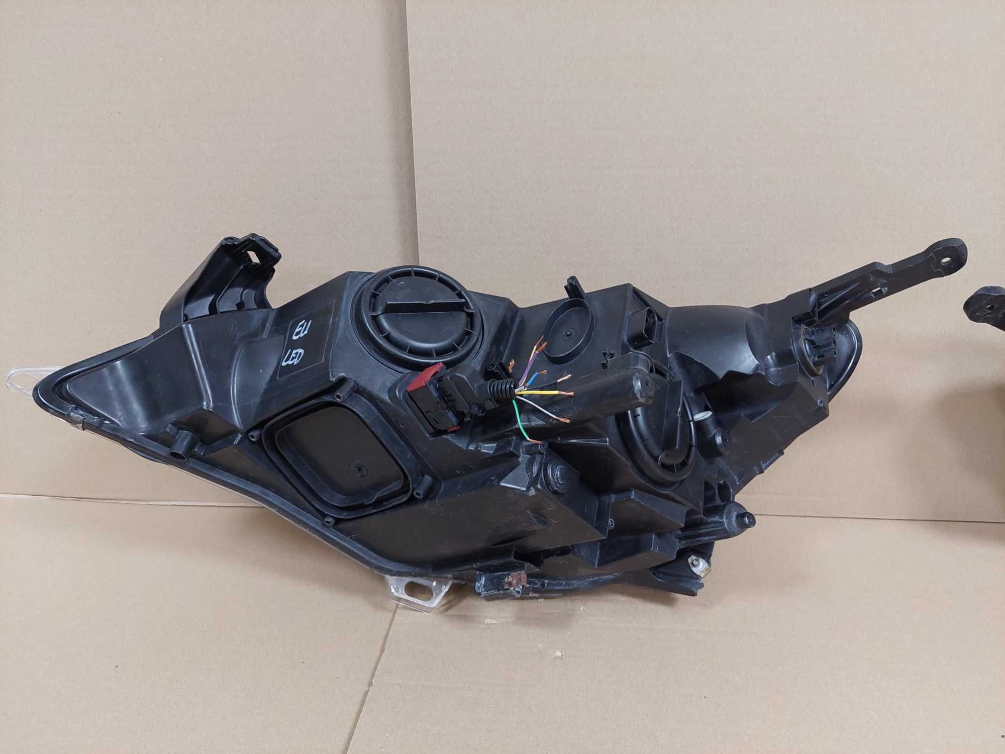Opel Astra J IV 4 GTC 10-14r lampa przód prawa + lewa EU BDB KPL