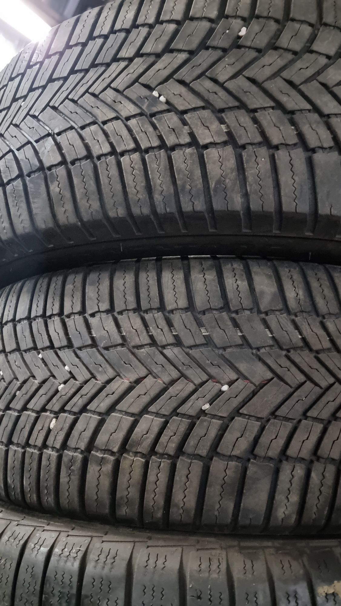 235/55 R17 Continental