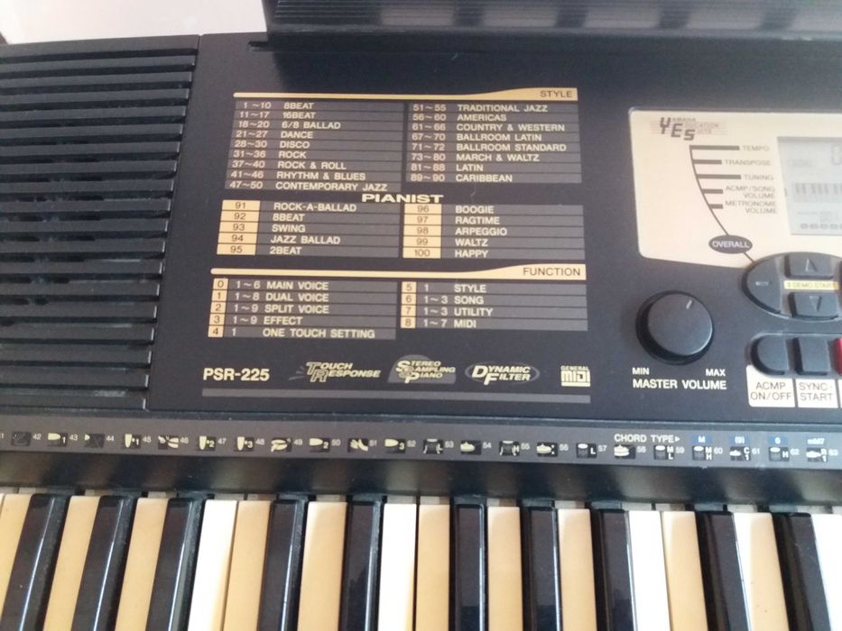 синтезатор YAMAHA PSR -225