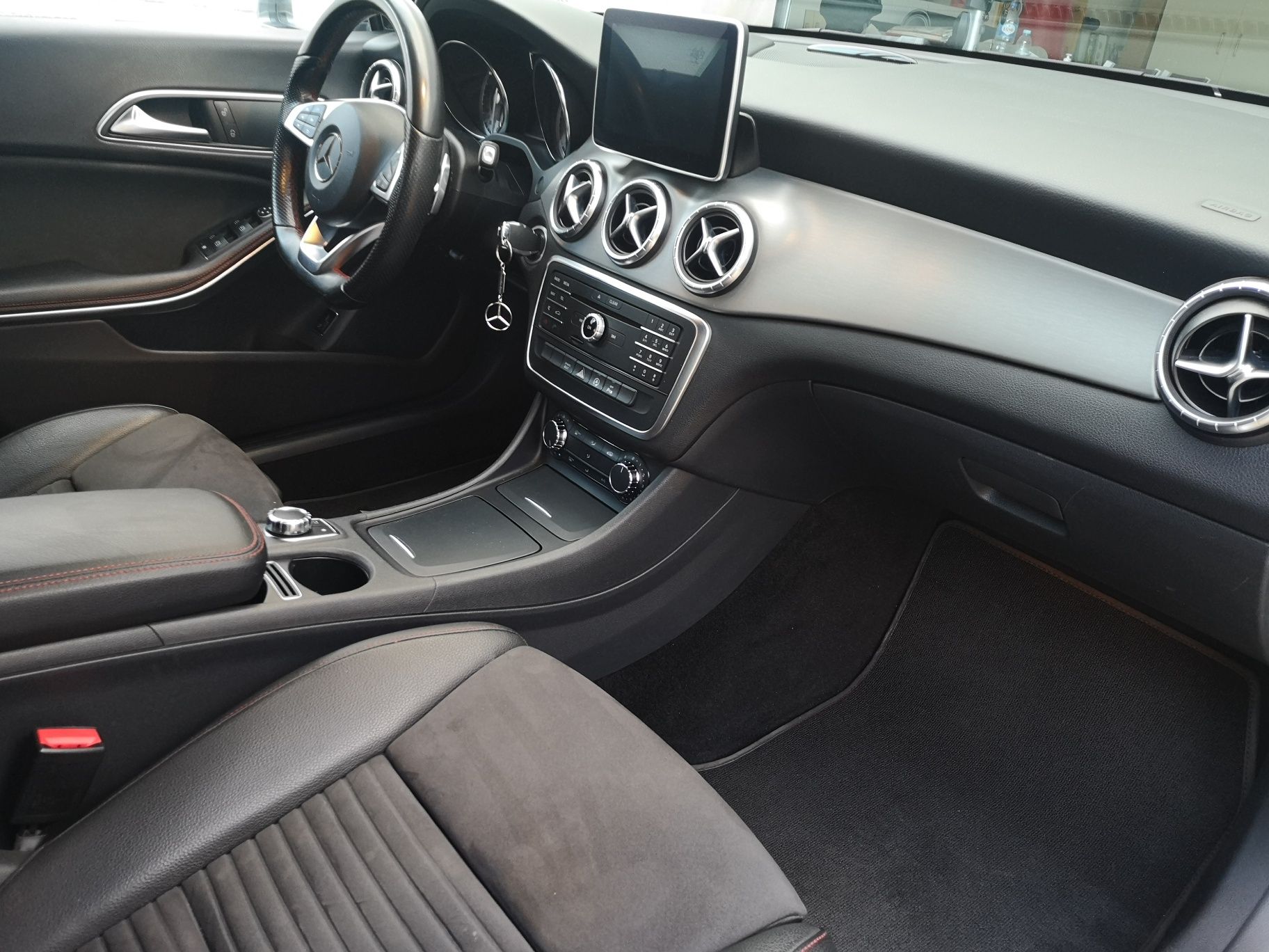 Mercedes Benz Cla 220 D amg line