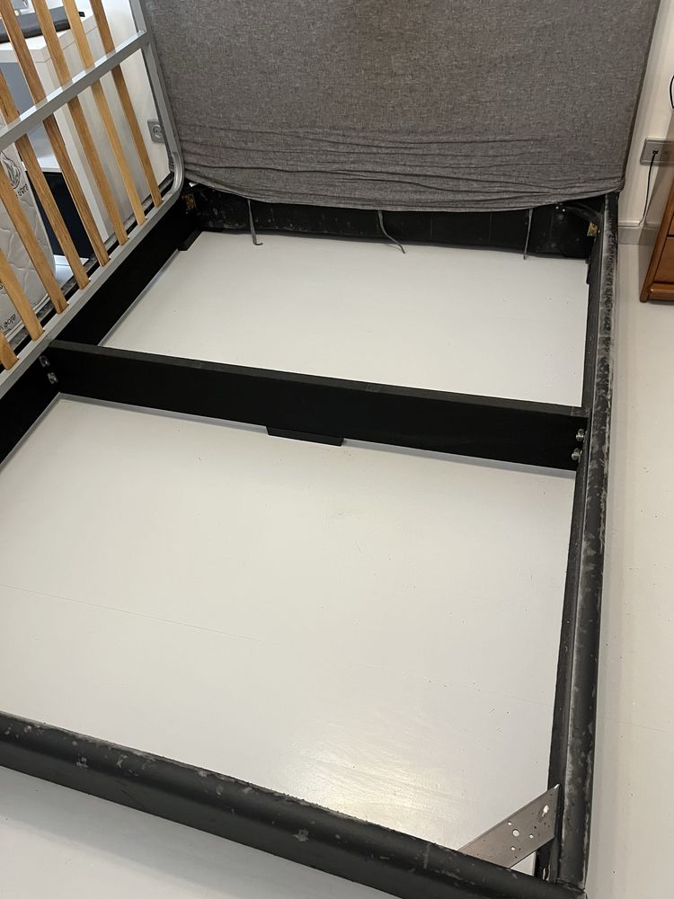 Cama de casal com estrado