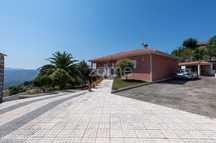 Moradia, Padreiro (Salvador e Santa Cristina)
