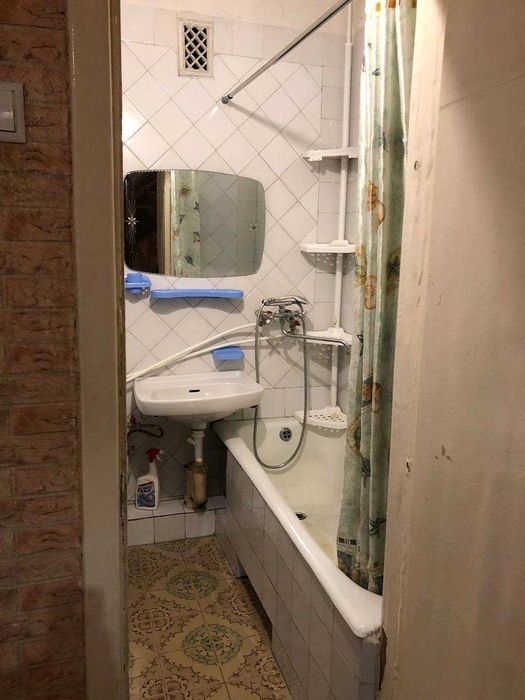 Оренда 3 к.кв.( поруч  м.Деміівська)