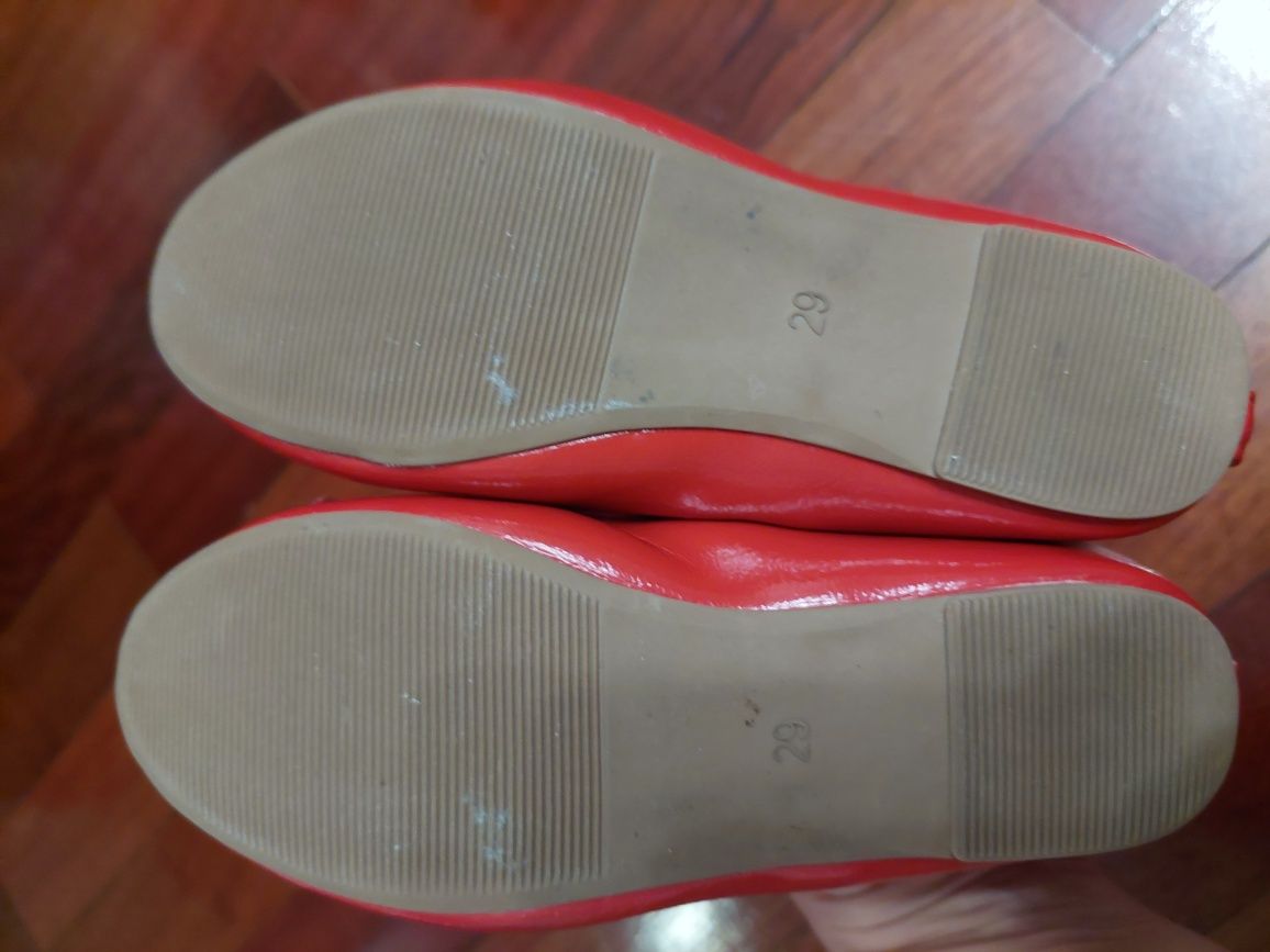Sapatos Vermelhos Menina